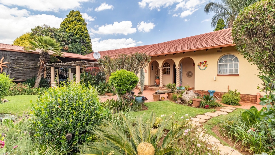 3 Bedroom Property for Sale in Bonaero Park Gauteng