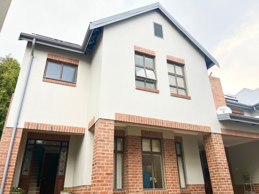 4 Bedroom Property for Sale in Louwlardia Gauteng