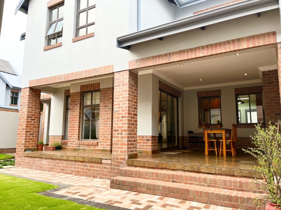 4 Bedroom Property for Sale in Louwlardia Gauteng
