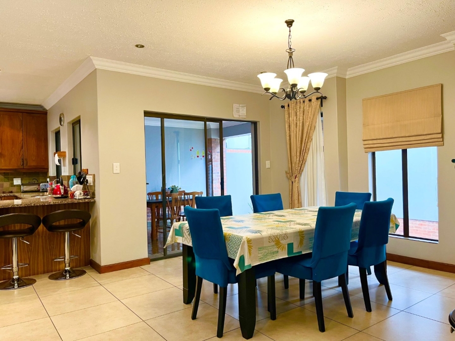 4 Bedroom Property for Sale in Louwlardia Gauteng