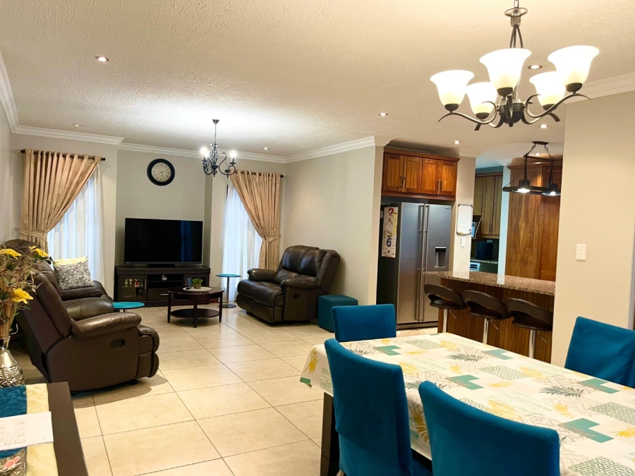 4 Bedroom Property for Sale in Louwlardia Gauteng