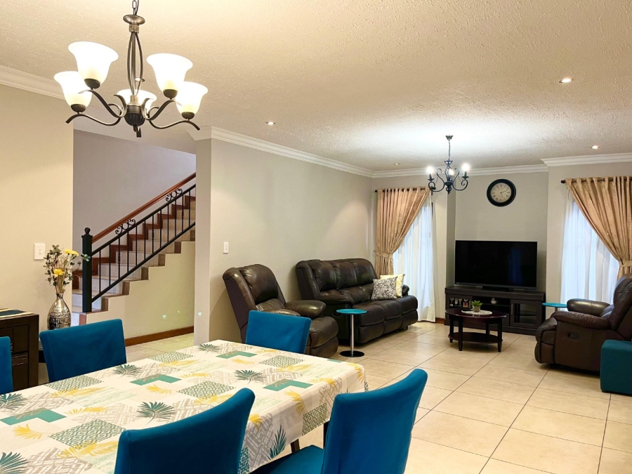 4 Bedroom Property for Sale in Louwlardia Gauteng