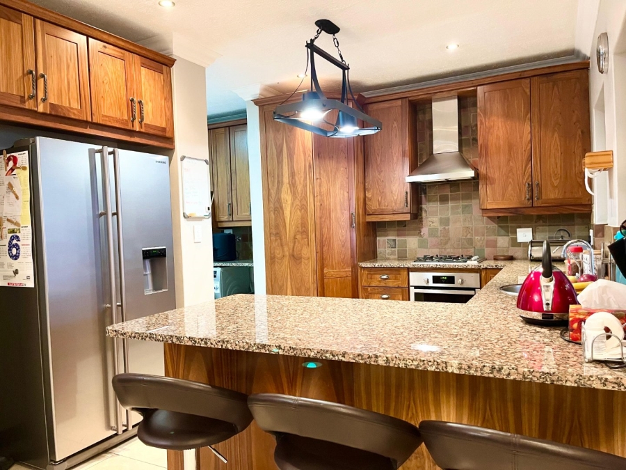 4 Bedroom Property for Sale in Louwlardia Gauteng