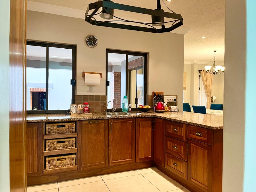 4 Bedroom Property for Sale in Louwlardia Gauteng