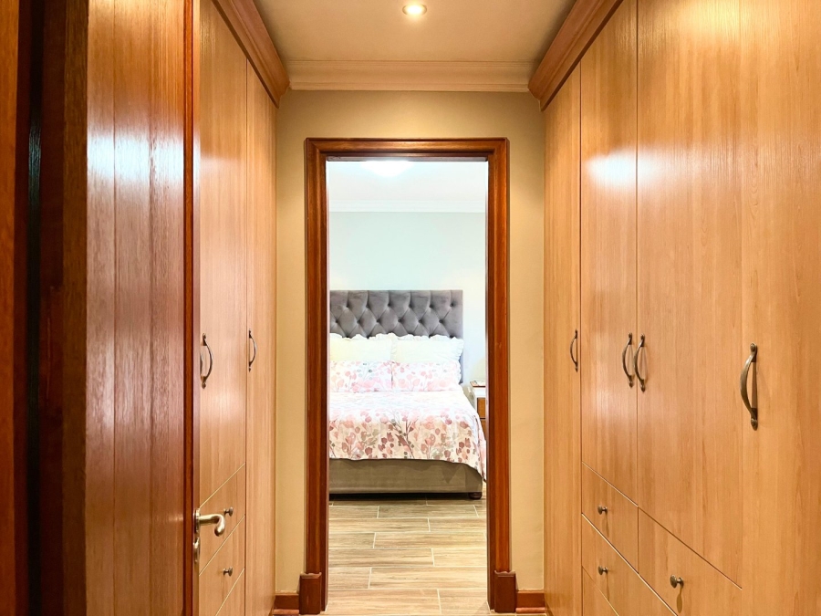 4 Bedroom Property for Sale in Louwlardia Gauteng