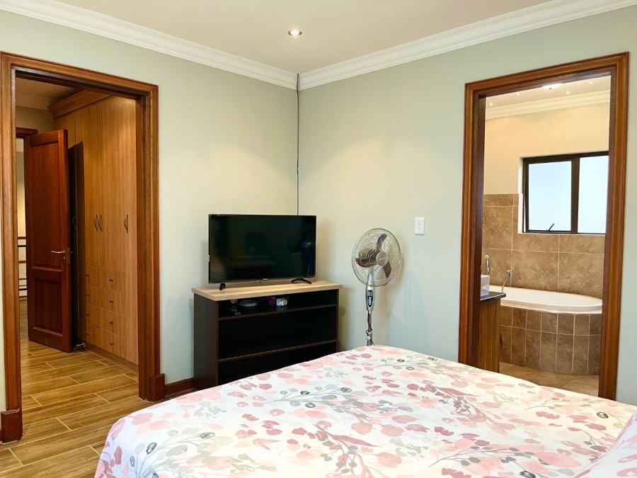 4 Bedroom Property for Sale in Louwlardia Gauteng