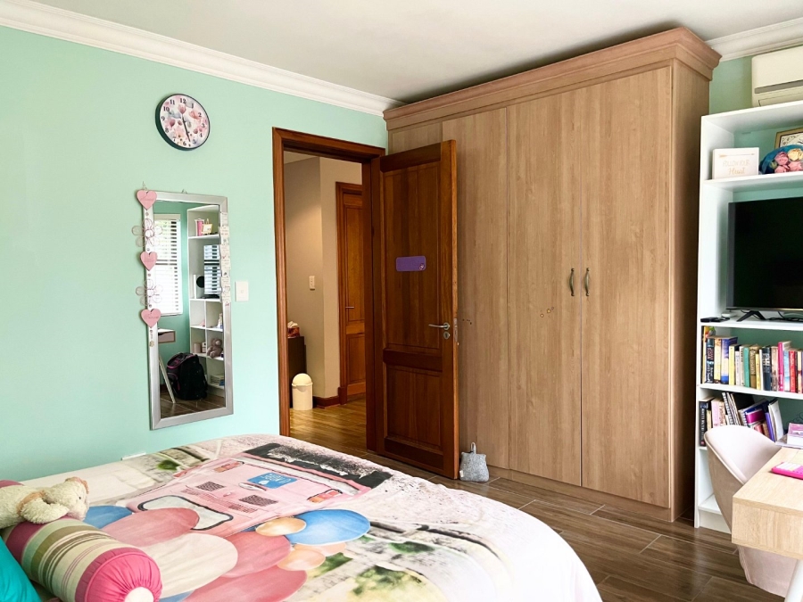 4 Bedroom Property for Sale in Louwlardia Gauteng