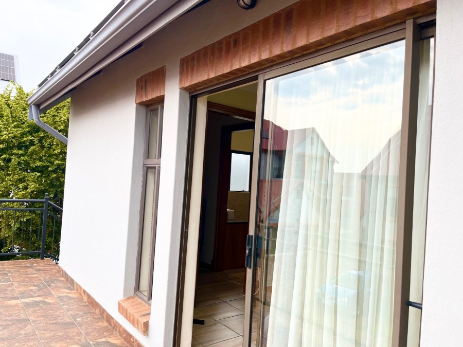 4 Bedroom Property for Sale in Louwlardia Gauteng