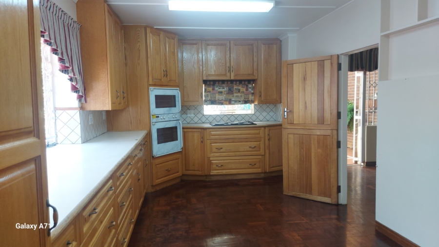 9 Bedroom Property for Sale in Muckleneuk Gauteng