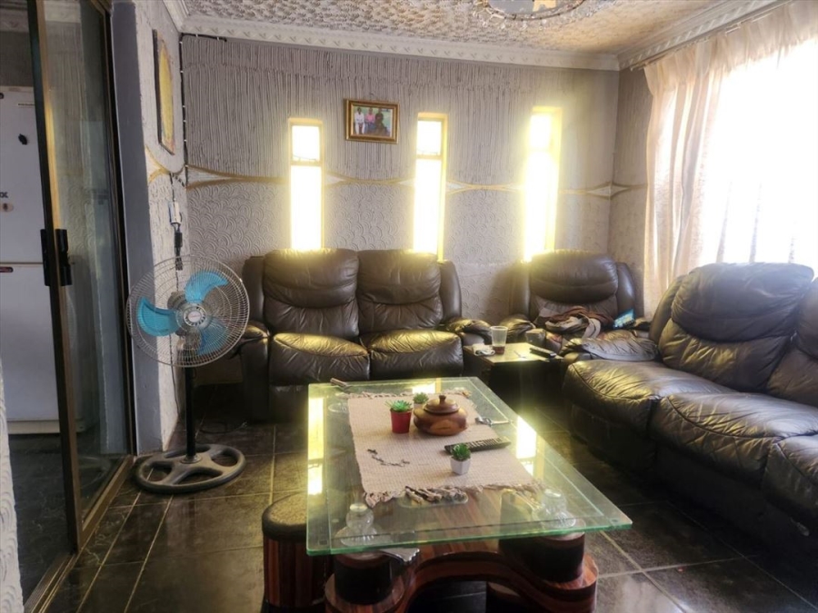 2 Bedroom Property for Sale in Phomolong Gauteng