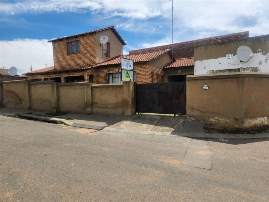 2 Bedroom Property for Sale in Phomolong Gauteng