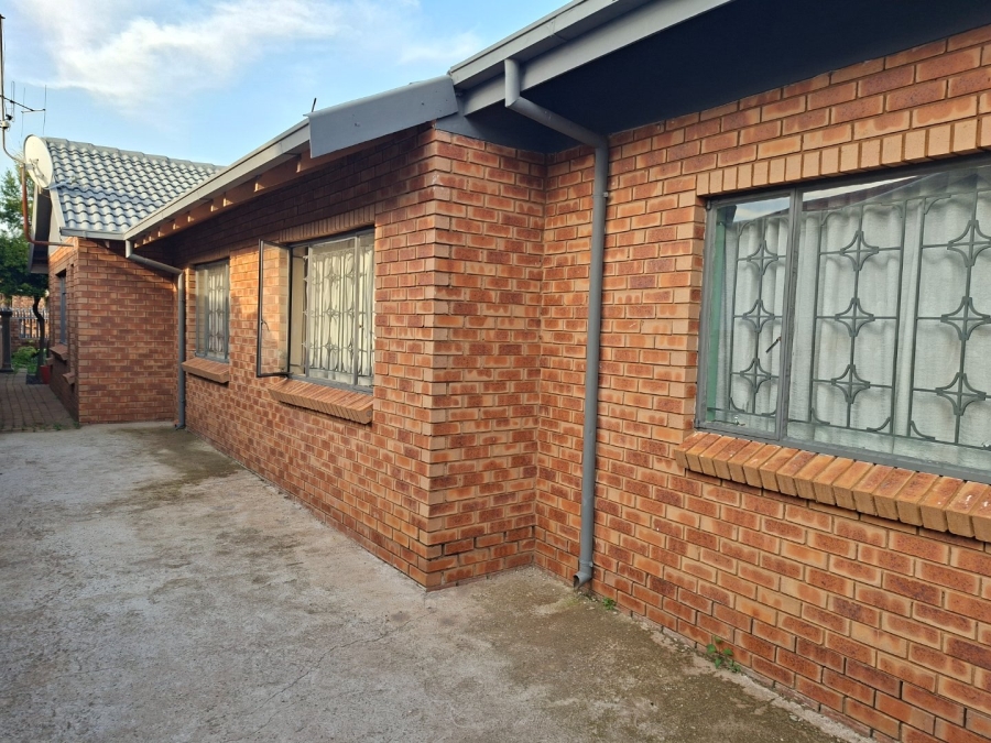  Bedroom Property for Sale in Mamelodi West Gauteng