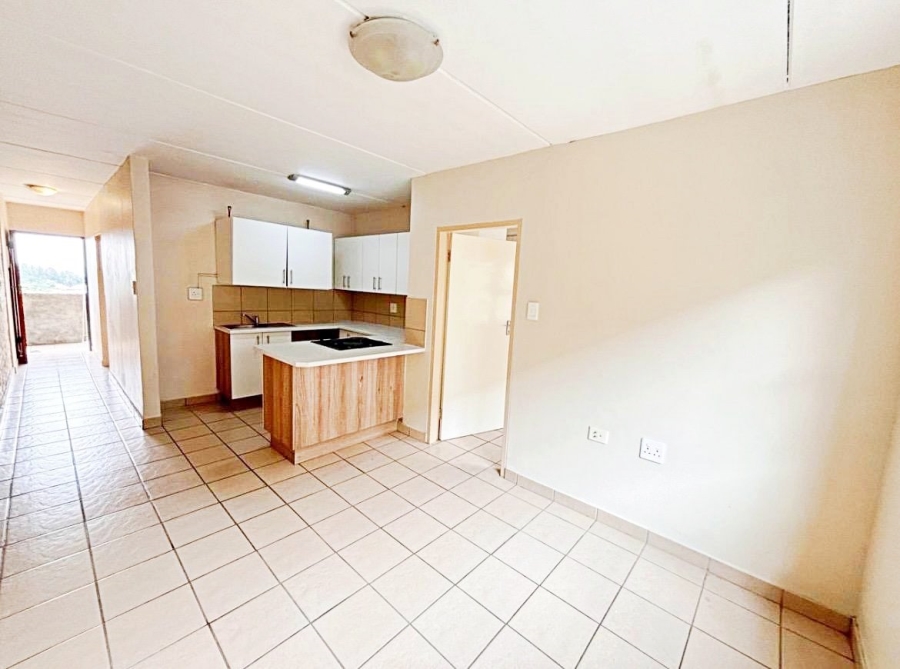 1 Bedroom Property for Sale in Die Hoewes Gauteng