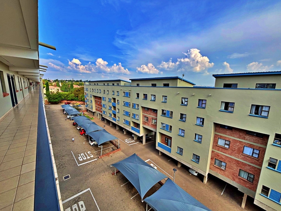 1 Bedroom Property for Sale in Die Hoewes Gauteng