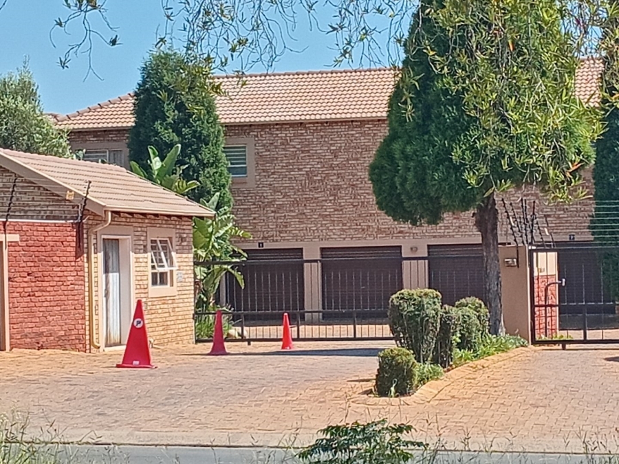 3 Bedroom Property for Sale in Heuwelsig Estate Gauteng