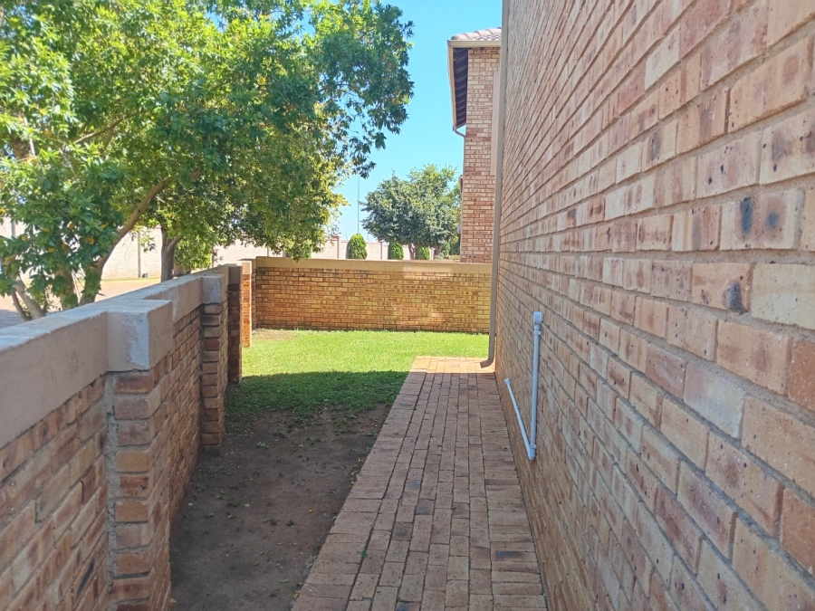 3 Bedroom Property for Sale in Heuwelsig Estate Gauteng