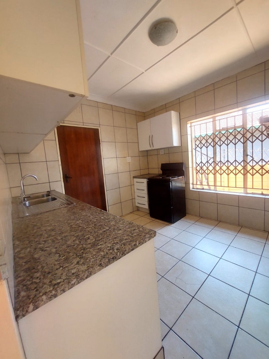 To Let 3 Bedroom Property for Rent in Primrose Hill Gauteng