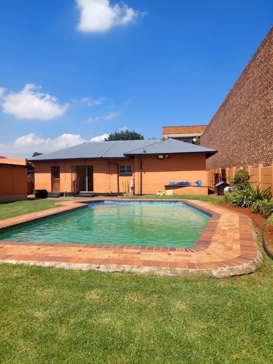 To Let 3 Bedroom Property for Rent in Primrose Hill Gauteng