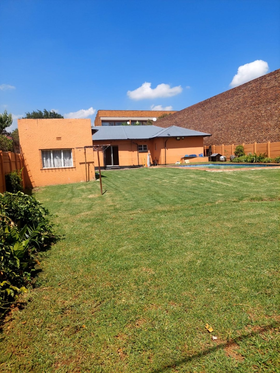 To Let 3 Bedroom Property for Rent in Primrose Hill Gauteng