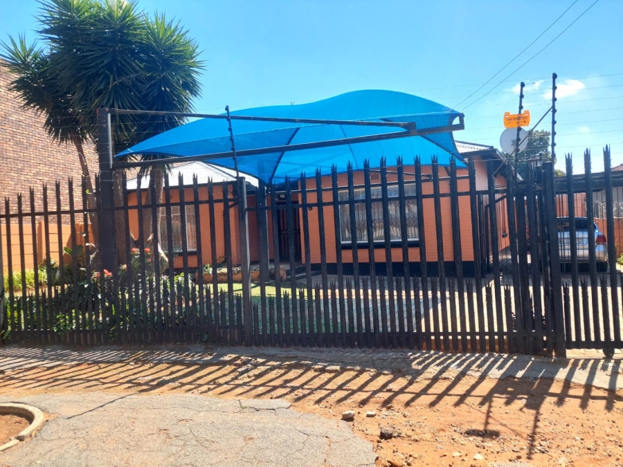 To Let 3 Bedroom Property for Rent in Primrose Hill Gauteng