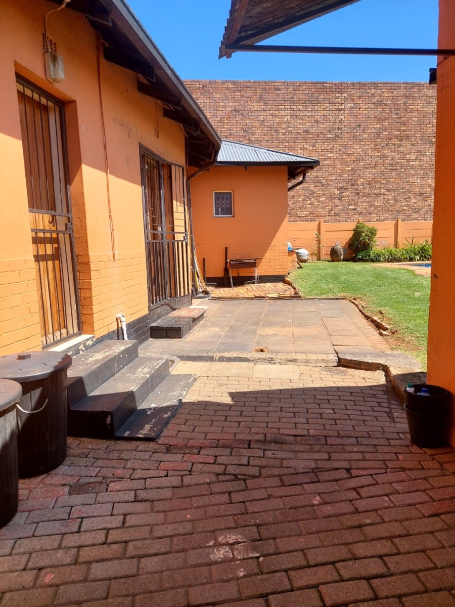 To Let 3 Bedroom Property for Rent in Primrose Hill Gauteng