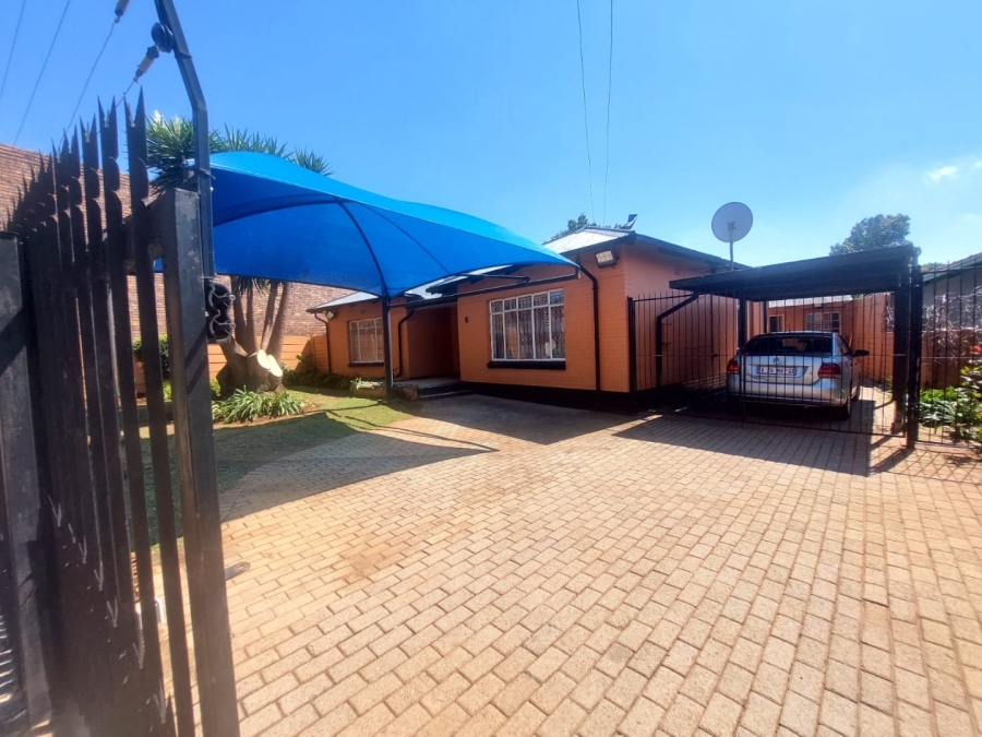 To Let 3 Bedroom Property for Rent in Primrose Hill Gauteng