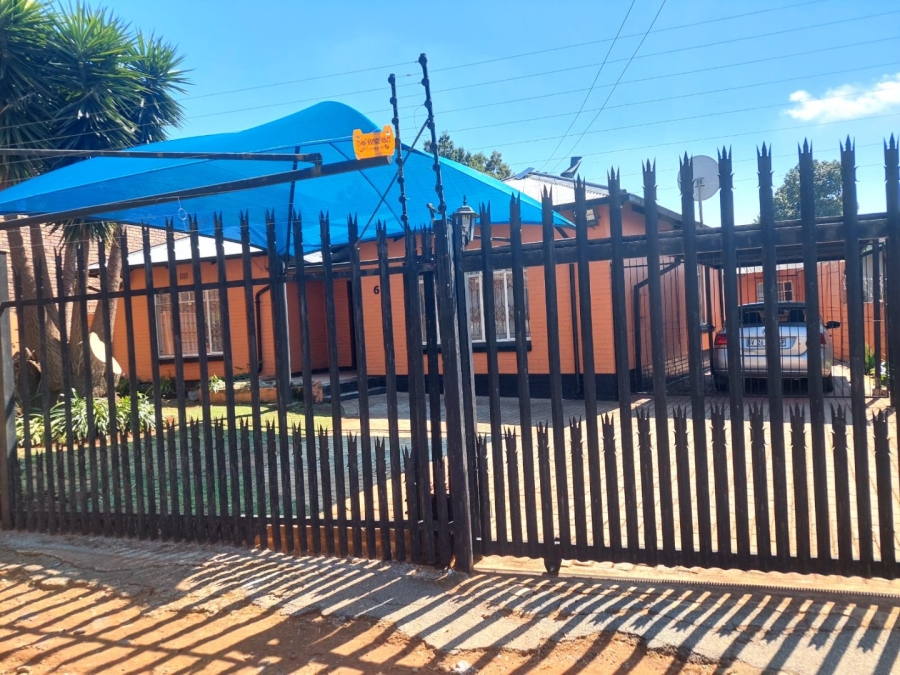 To Let 3 Bedroom Property for Rent in Primrose Hill Gauteng