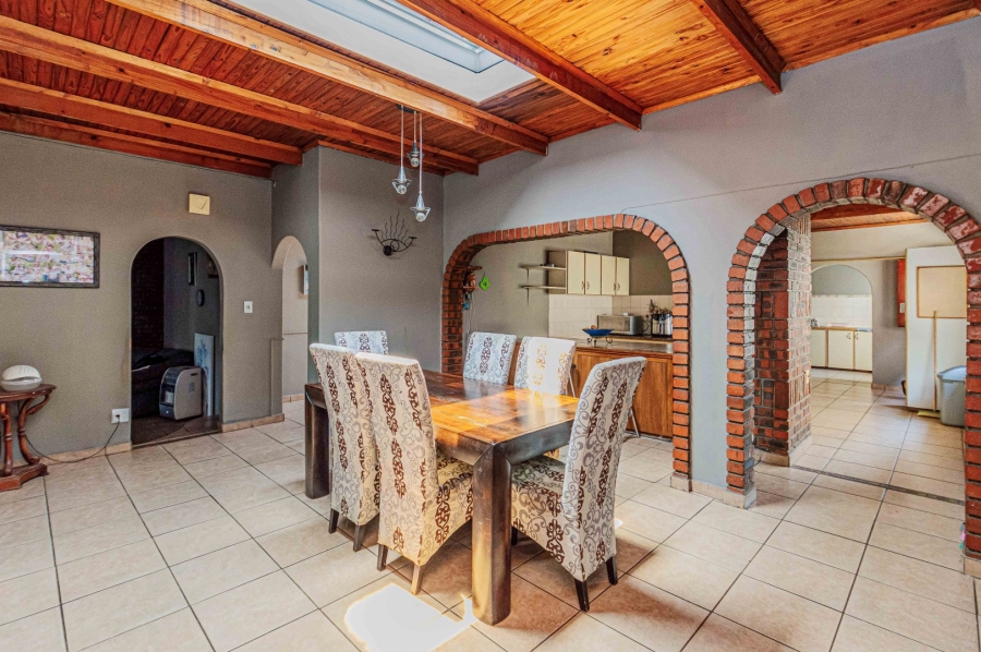 To Let 5 Bedroom Property for Rent in Randhart Gauteng