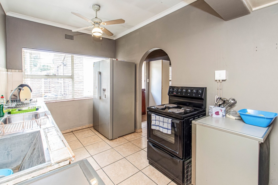 To Let 5 Bedroom Property for Rent in Randhart Gauteng