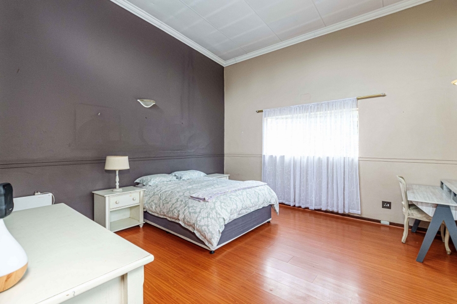 To Let 5 Bedroom Property for Rent in Randhart Gauteng