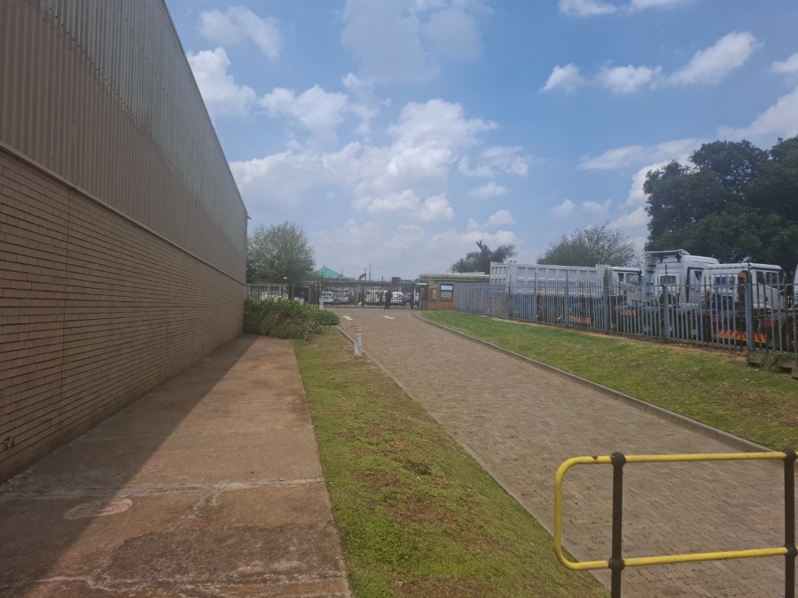 To Let commercial Property for Rent in Spartan Gauteng