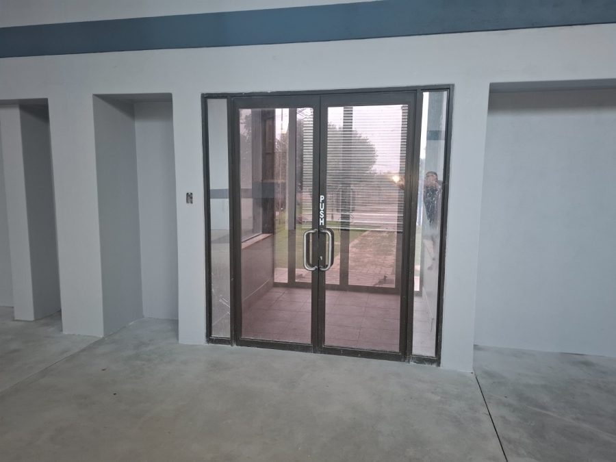 To Let commercial Property for Rent in Spartan Gauteng