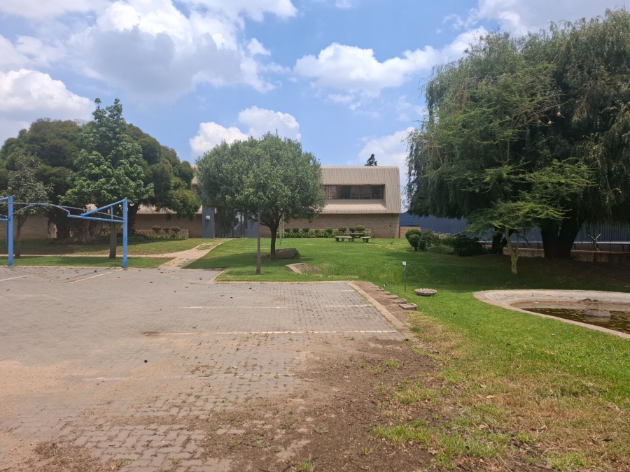 To Let commercial Property for Rent in Spartan Gauteng