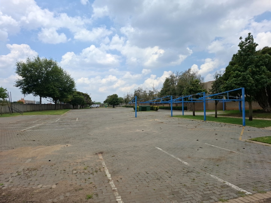To Let commercial Property for Rent in Spartan Gauteng