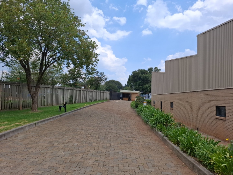 To Let commercial Property for Rent in Spartan Gauteng