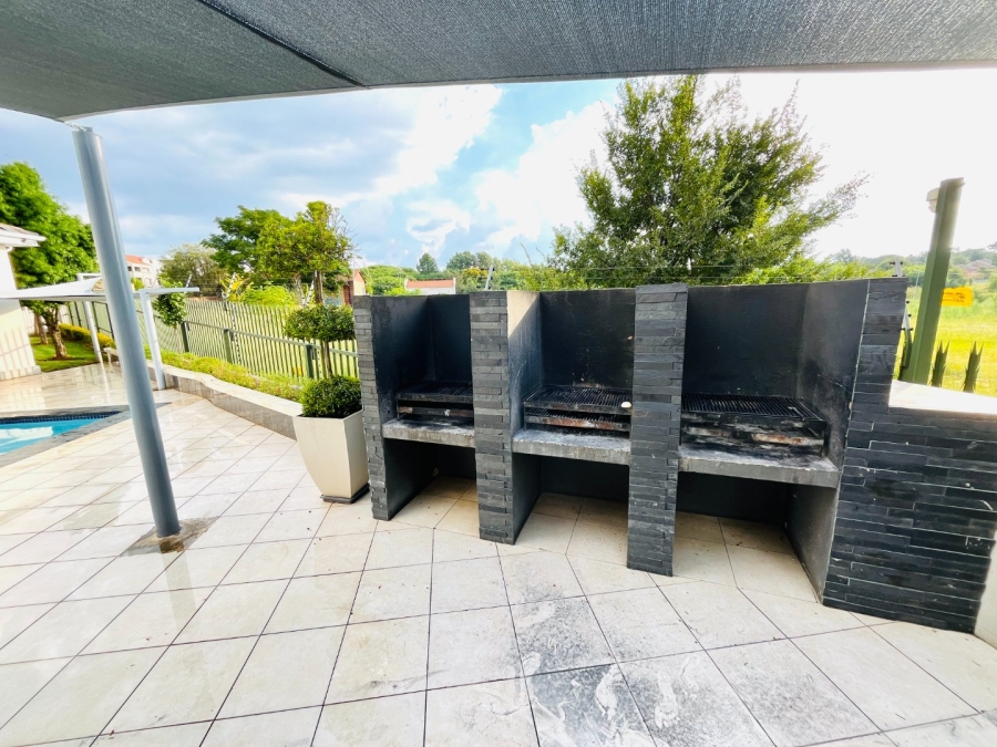 2 Bedroom Property for Sale in Noordwyk Gauteng