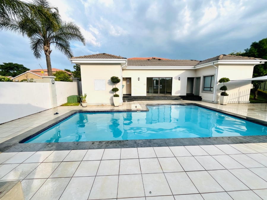 2 Bedroom Property for Sale in Noordwyk Gauteng