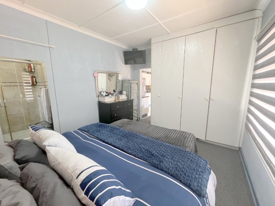 To Let 1 Bedroom Property for Rent in Edendale Gauteng