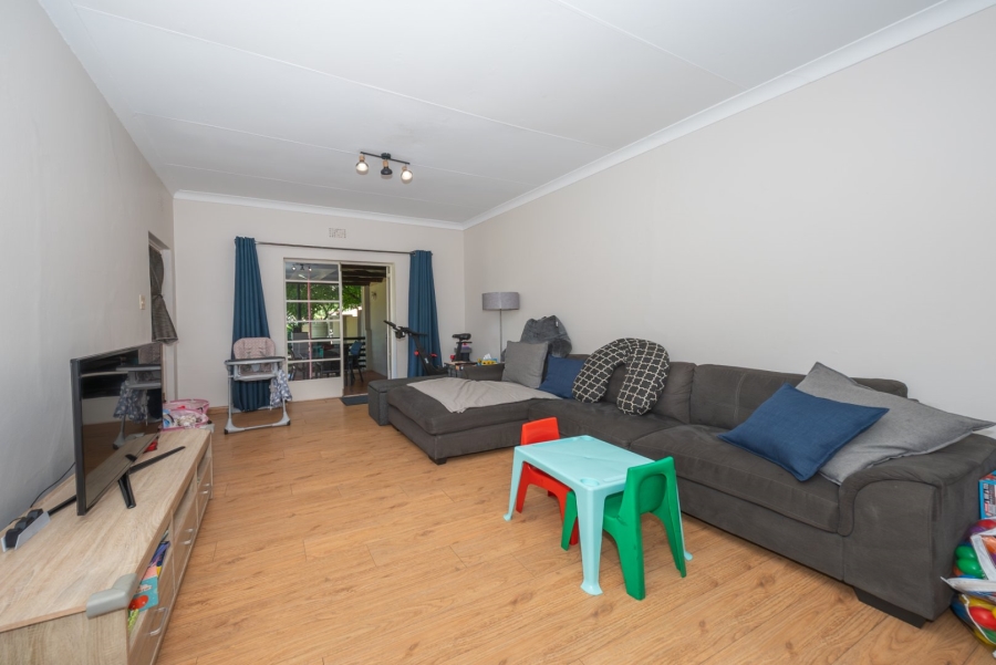 3 Bedroom Property for Sale in Lakeside Village Gauteng