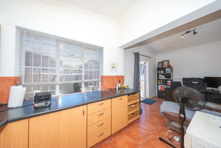 3 Bedroom Property for Sale in Lakeside Village Gauteng