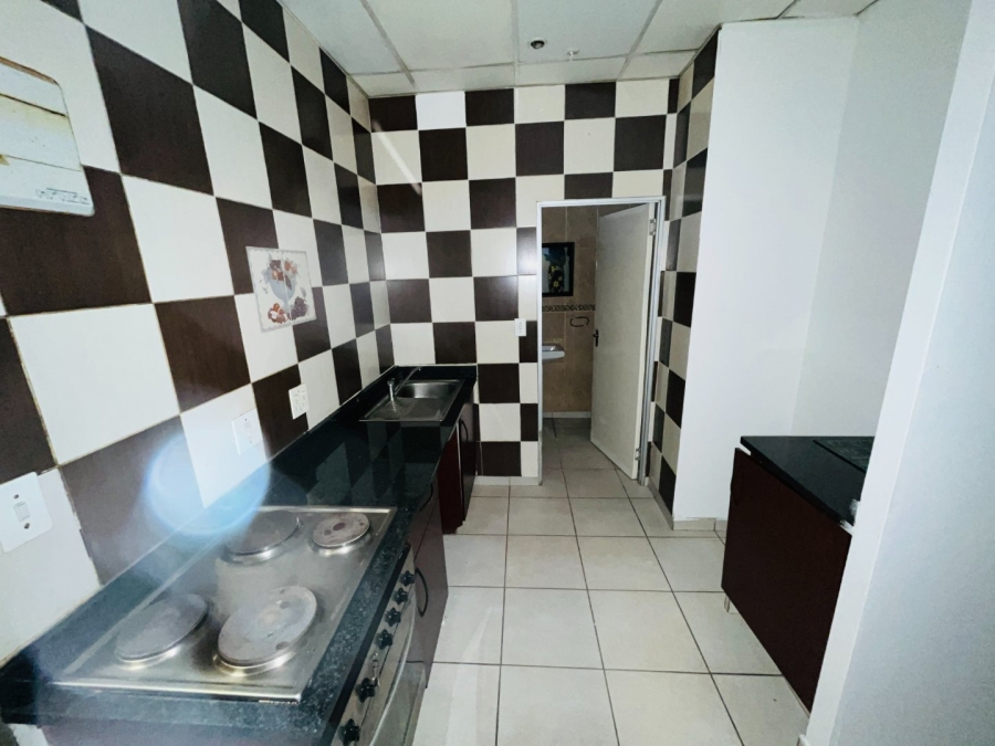 To Let 1 Bedroom Property for Rent in Marshalltown Gauteng