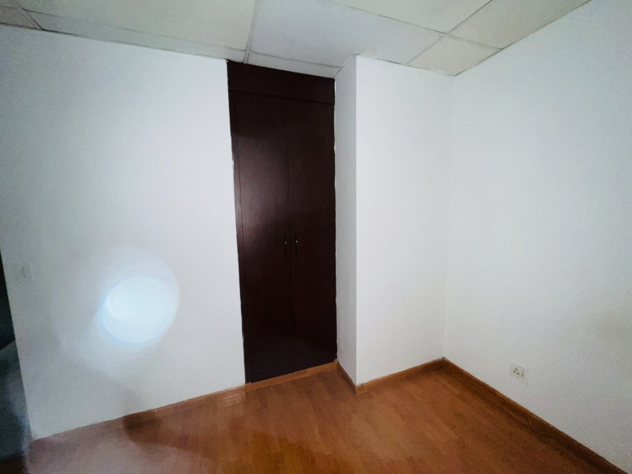 To Let 1 Bedroom Property for Rent in Marshalltown Gauteng