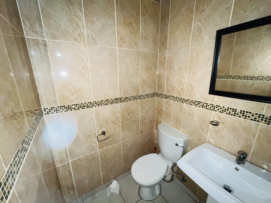 To Let 1 Bedroom Property for Rent in Marshalltown Gauteng