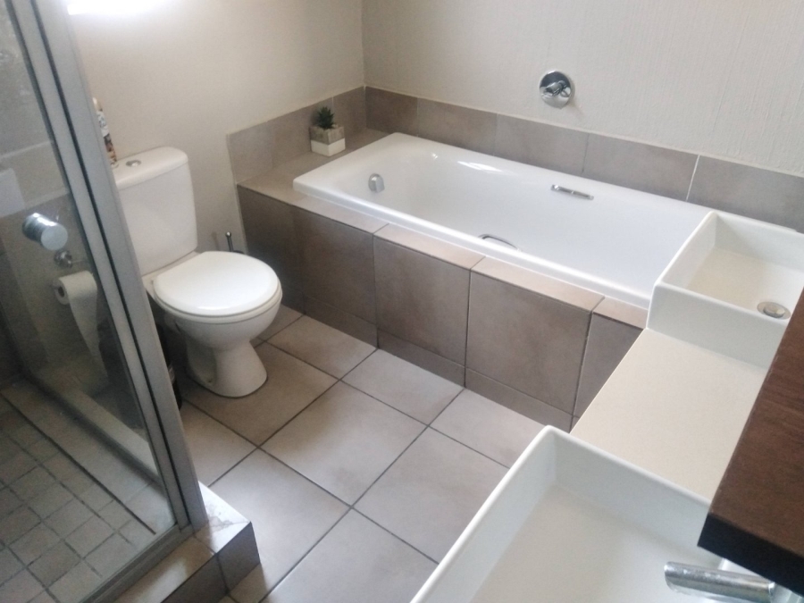 To Let 3 Bedroom Property for Rent in Fourways Gauteng
