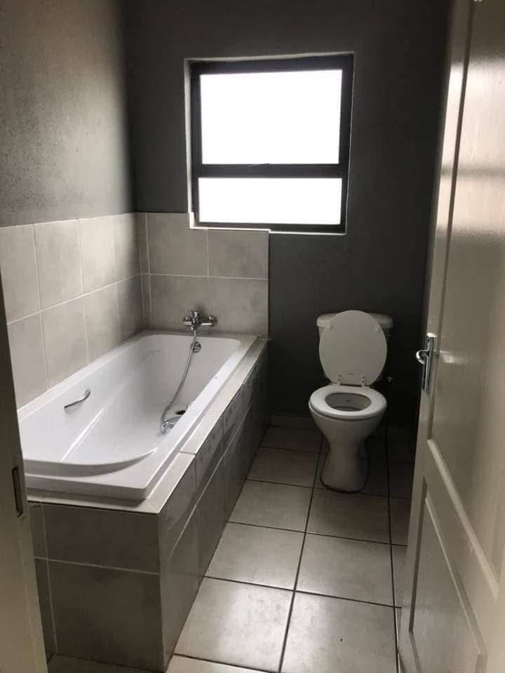 3 Bedroom Property for Sale in Windmill Park Gauteng