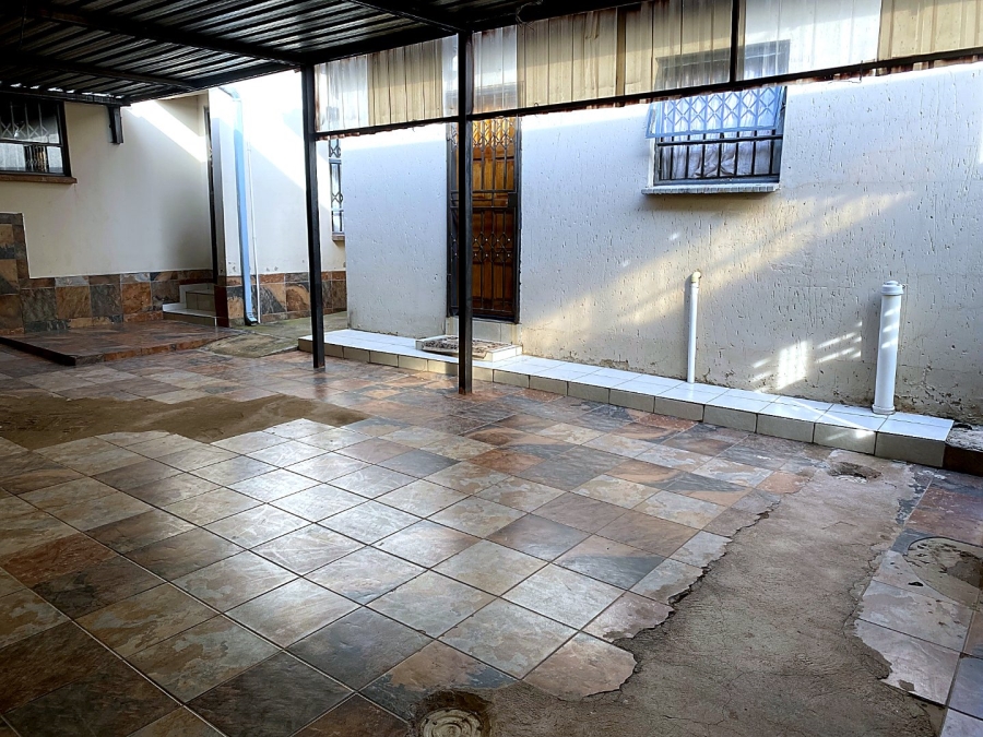 4 Bedroom Property for Sale in Fleurhof Gauteng