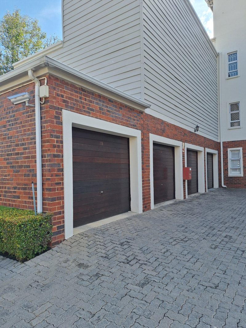 2 Bedroom Property for Sale in Greenstone Hill Gauteng