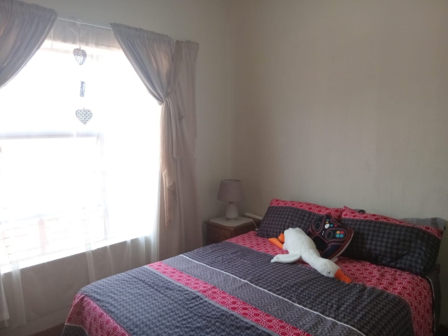 2 Bedroom Property for Sale in Noordheuwel Gauteng