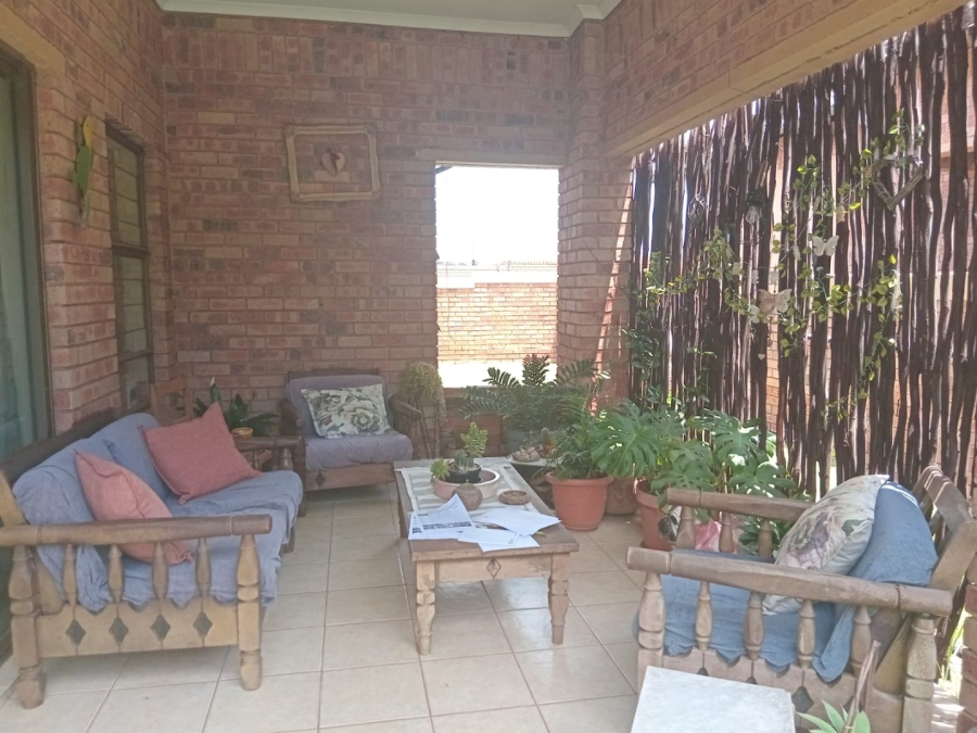 2 Bedroom Property for Sale in Noordheuwel Gauteng