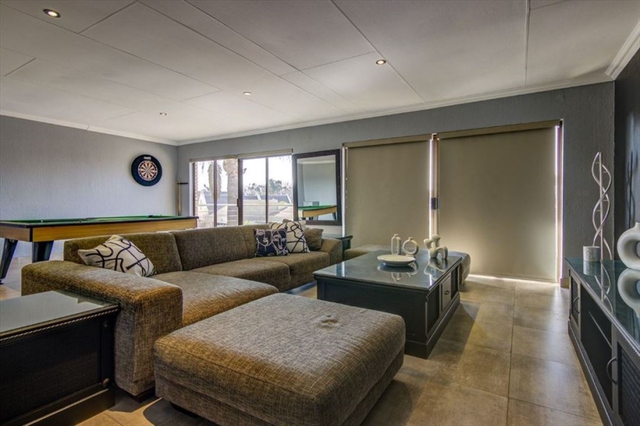 6 Bedroom Property for Sale in Glen Marais Gauteng